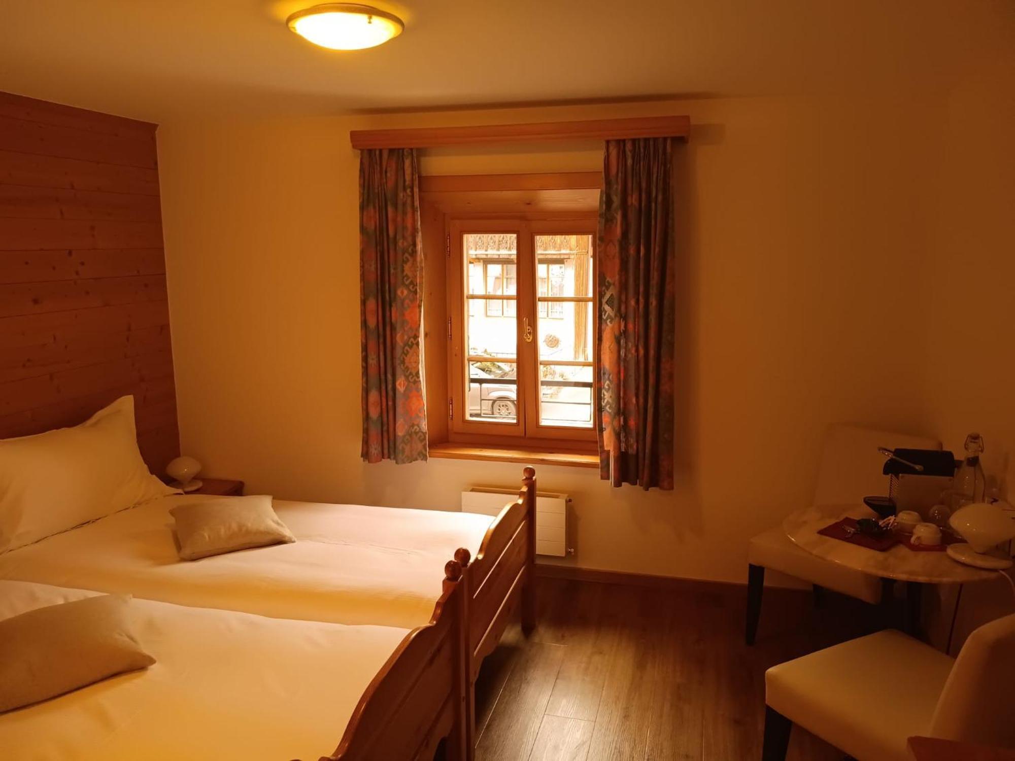 Hotel De Commune Γκστάαντ Εξωτερικό φωτογραφία