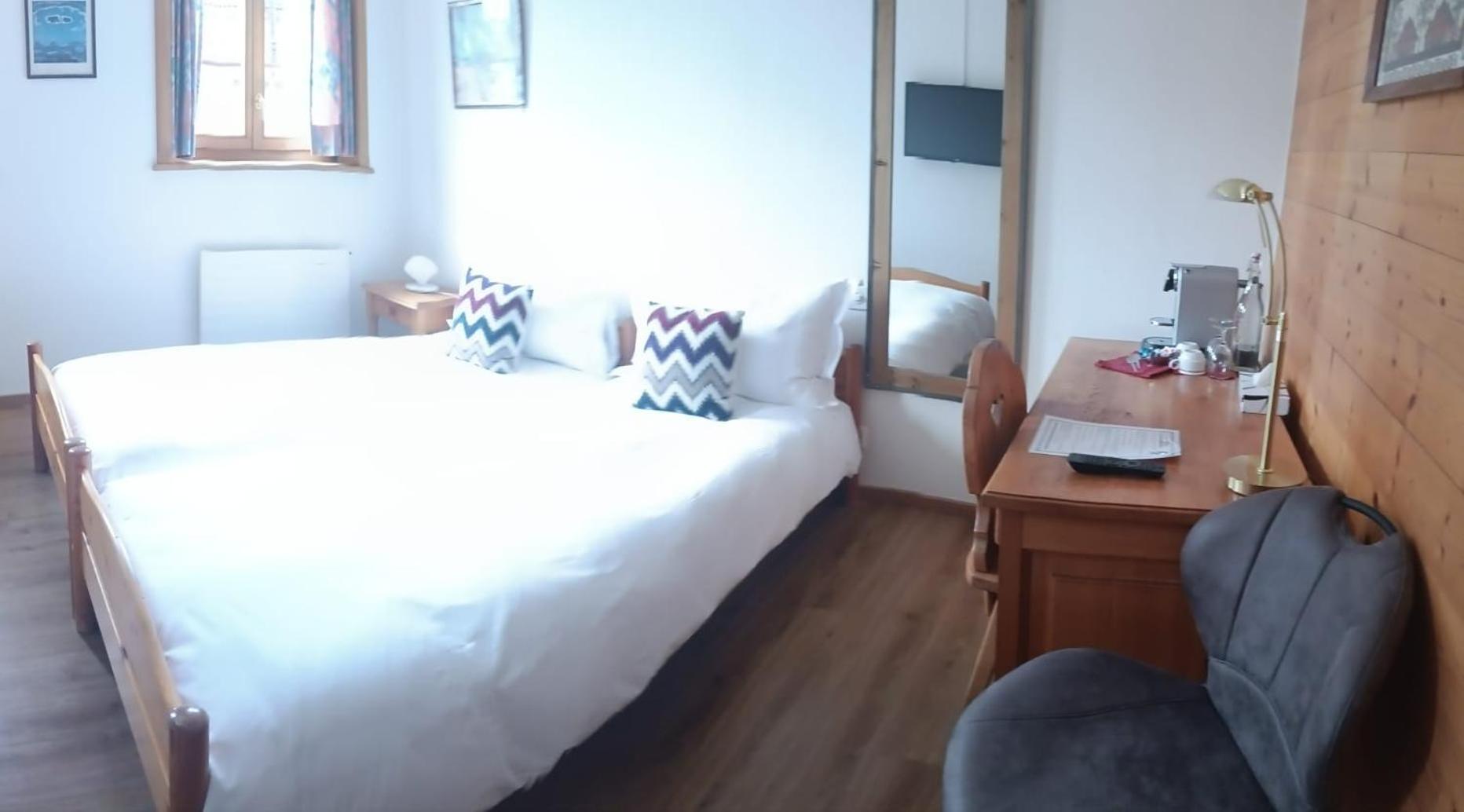 Hotel De Commune Γκστάαντ Εξωτερικό φωτογραφία